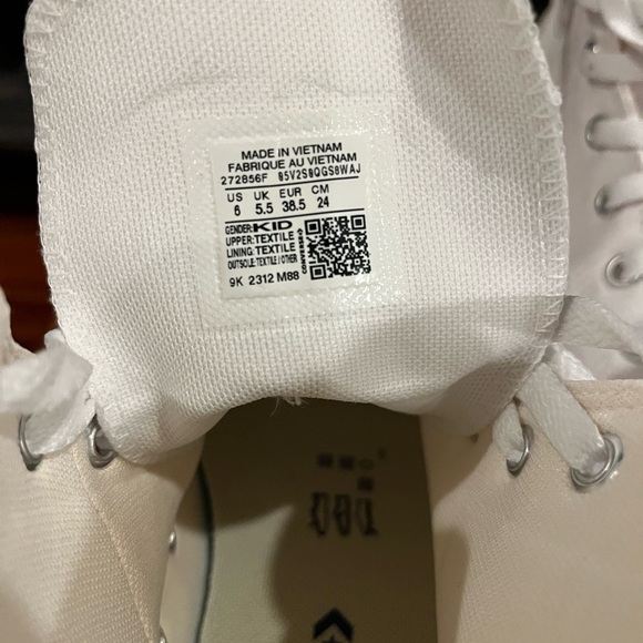 Converse High-Tops - Picture 4 of 4